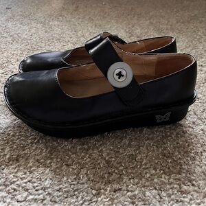 Alegria Black Women’s Dress Shoes with Button Accent Platform Mary Jane Velcro 7